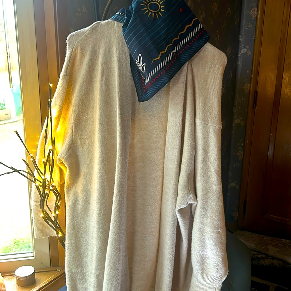 NWT LONG OPEN TAN CARDI, ribbed sleeved poly/ wool/ fits closer to XL/not xxl
